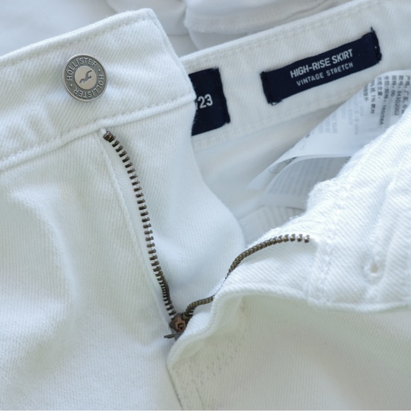 Hollister High-Rise Mini Skirt White Denim Raw Hem Size US 00 - Picture 3 of 5